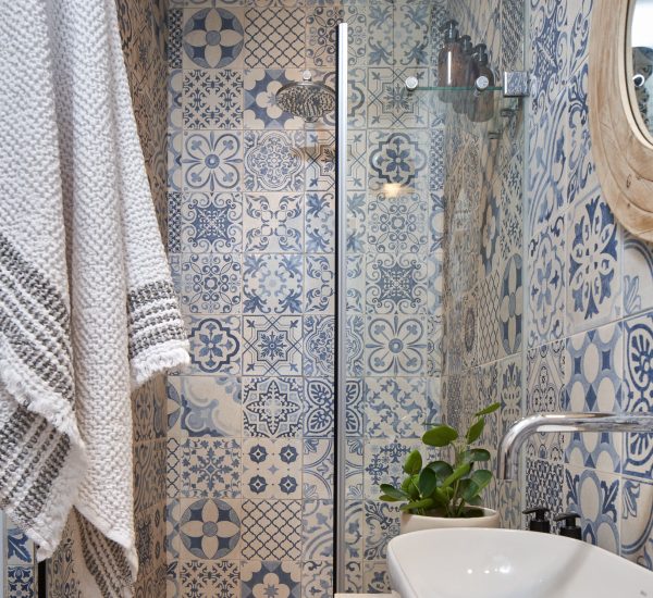 Raw Africa Boutique Collection_Spanish Farm_Guest Lodge_Bathroom_01